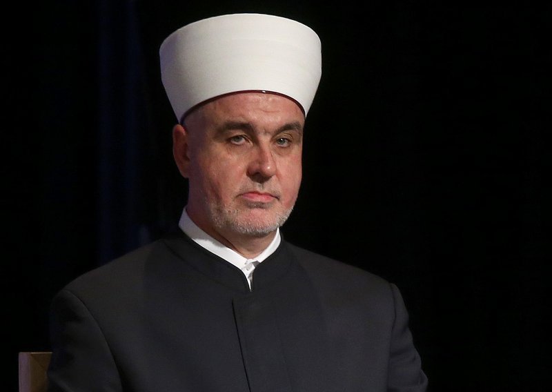 Čelnik muslimana aludira na Grabar-Kitarović i upozorava Bošnjake da im se 'sprema zlo'
