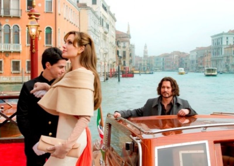 Angelina Jolie i Johnny Depp u raljama ispodprosječnosti