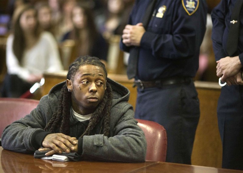 Lil Wayne uživo iz zatvora na netu