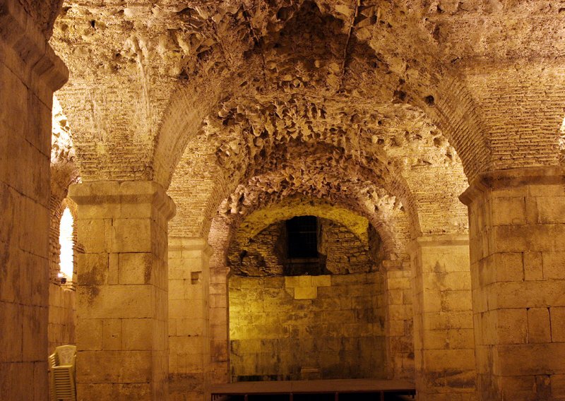 Dioklecijanovi podrumi pod upravom grada