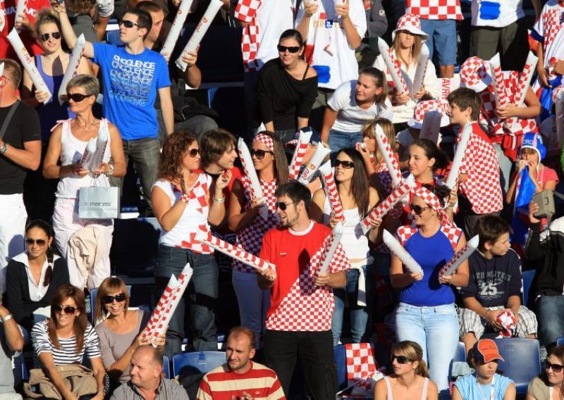 LEN zabranjuje hrvatske pjesme i zastave