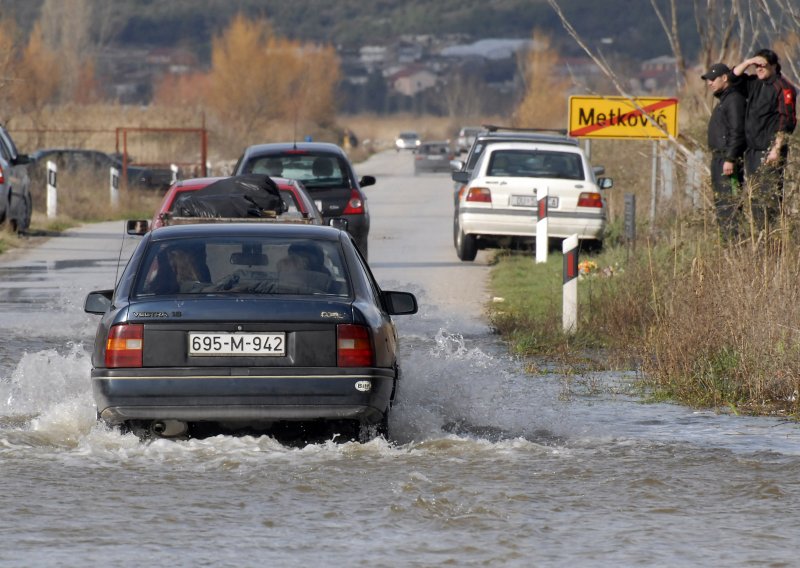 Neretva poplavila područje Metkovića