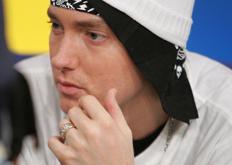 Politička stranka pokrala Eminema