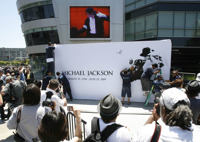 Los Angeles snosi ogromne troškove Jacksonove komemoracije
