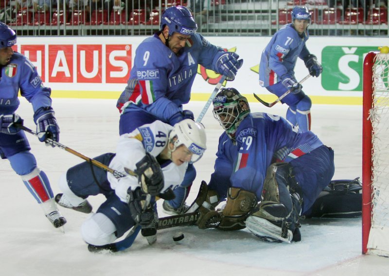 I Kazahstan prejak za hrvatske hokejaše