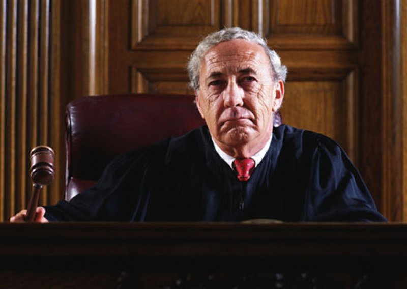 Sudac zaspao za vrijeme suđenja