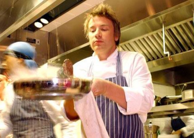 Tim Jamie Olivera u gabuli zbog psovanja