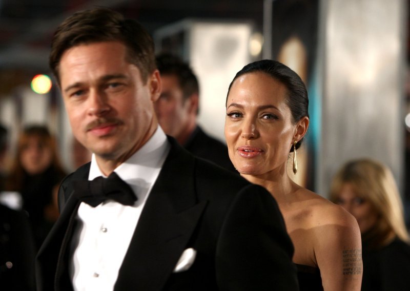 Brad i Angelina dali milijun dolara za Haiti