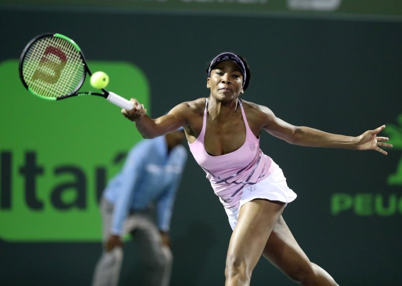 Čudesna veteranka Venus Williams izbacila Kuznjecovu