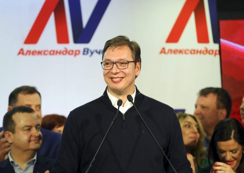 Vučić pobijedio u prvom krugu s 55,1 posto glasova