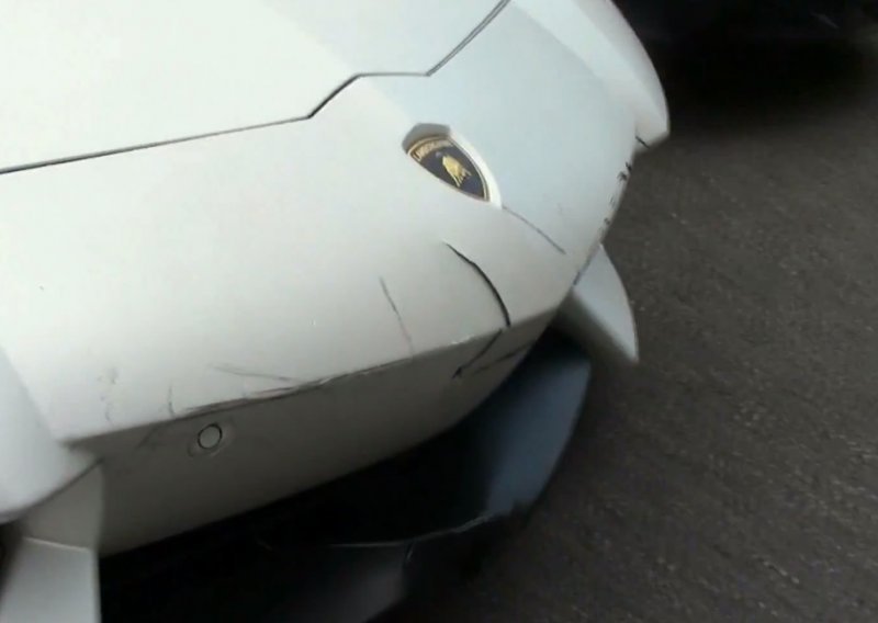 Evo zašto svoj Lamborghini trebate uvijek parkirati sami