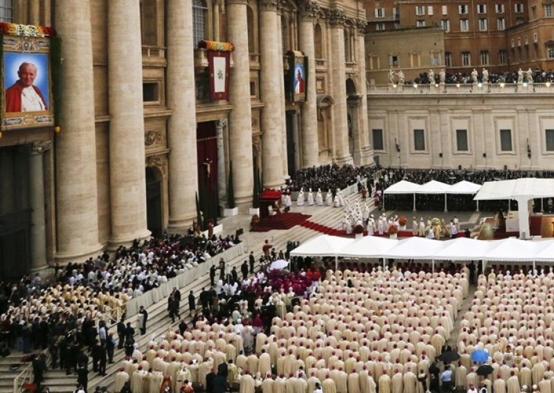 Papa Franjo o novim svecima: Bili su odvažni ljudi