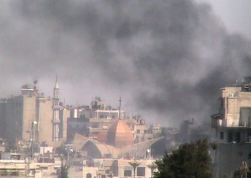 U Siriji kaotično, u napadu u Homsu 42 mrtvih