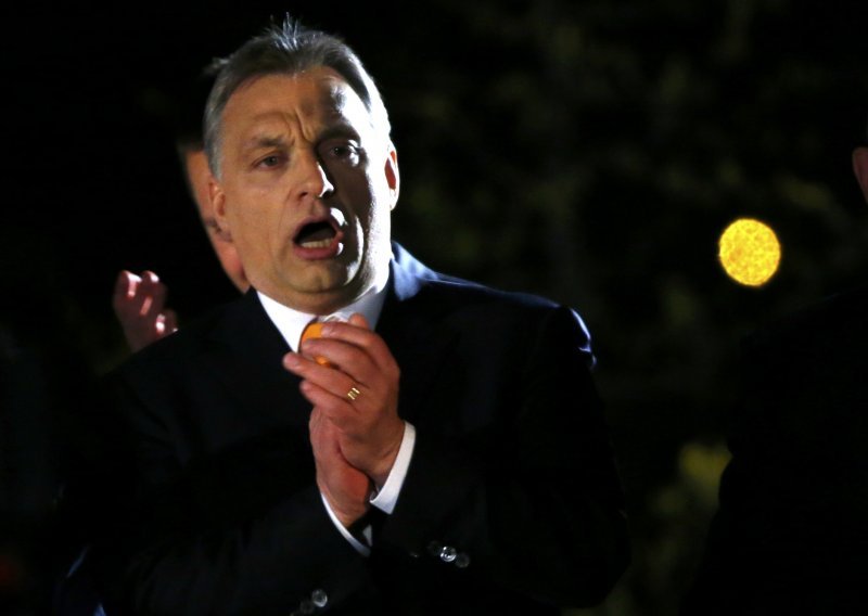Orban tvrdi da Soros podupire ilegalnu migraciju