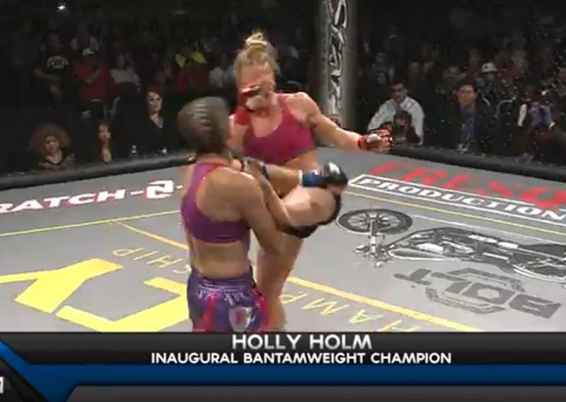 Strašan high kick opake borkinje Holly Holm!