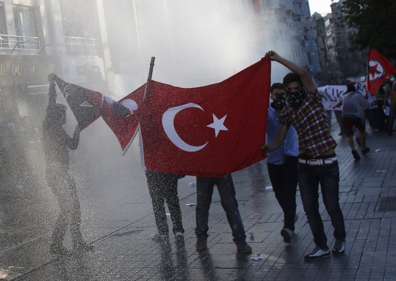 Ponovno zatvoren park Gezi u Istanbulu