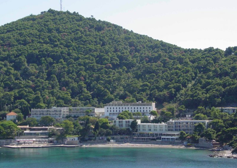 Hoteli Makarska Valamaru, Jadran 'mirovincima', a za Hotele Maestral novi natječaj
