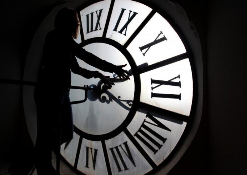 Što znamo o pomicanju vremena?