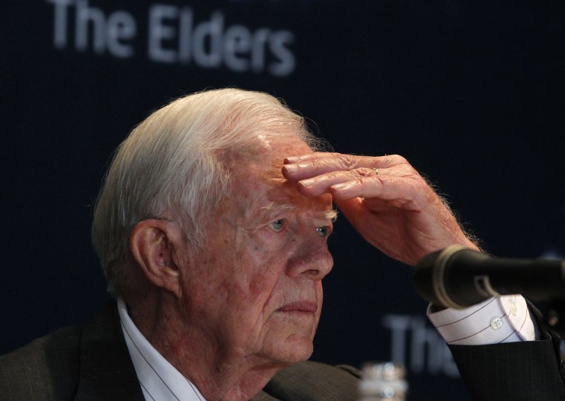 Jimmy Carter poštom komunicira sa svjetskim čelnicima