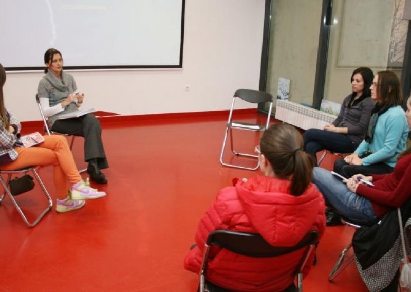 Evo kako je biti mlada i obrazovana žena u Hrvatskoj