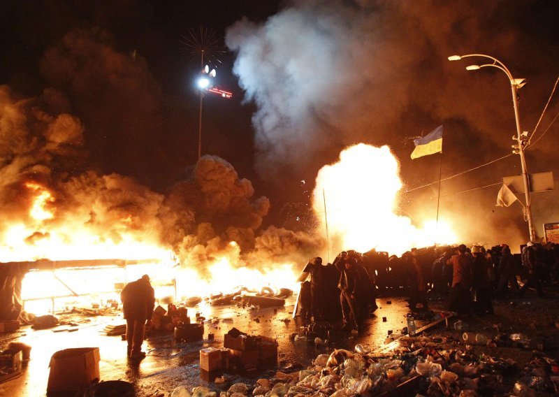 Središte Kijeva u plamenu, policija krenula u konačni obračun