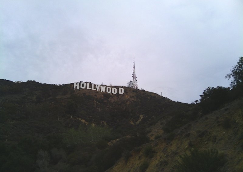 Živjeti i umrijeti u Hollywoodu