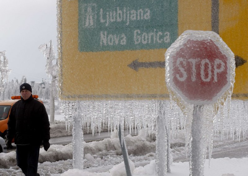 Led okovao Sloveniju, zatvorene škole i vrtići