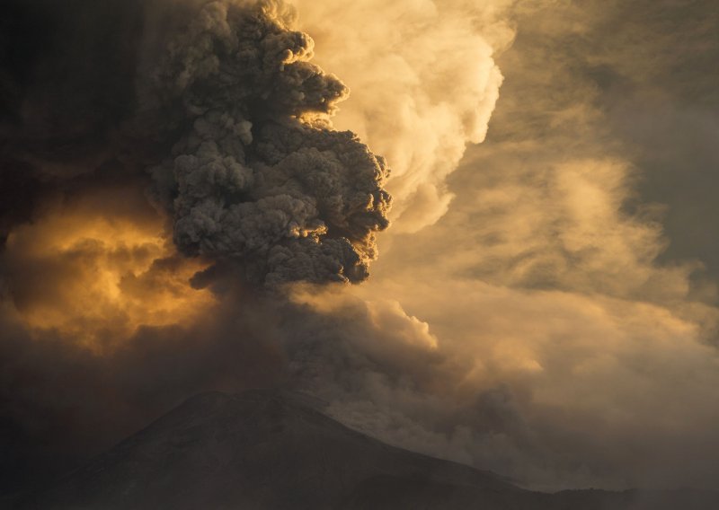Evakuacija stanovništva u Ekvadoru zbog erupcije vulkana