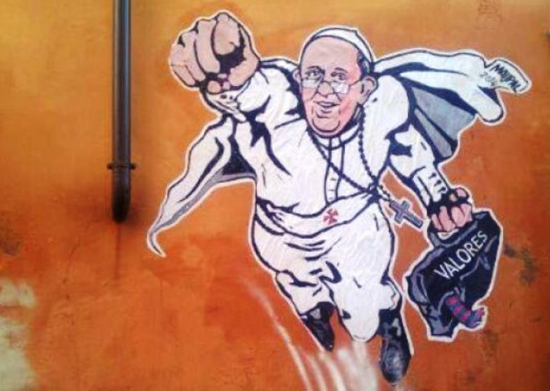 Vatikan tvitao grafit pape u pozi Supermana