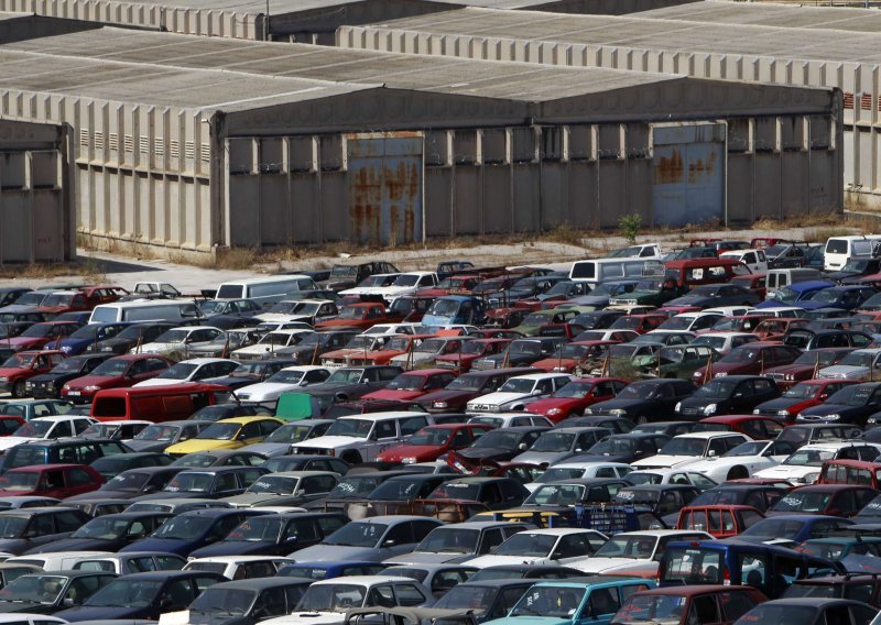 Država priprema ovrhu i prodaju petnaest tisuća vozila poreznih dužnika