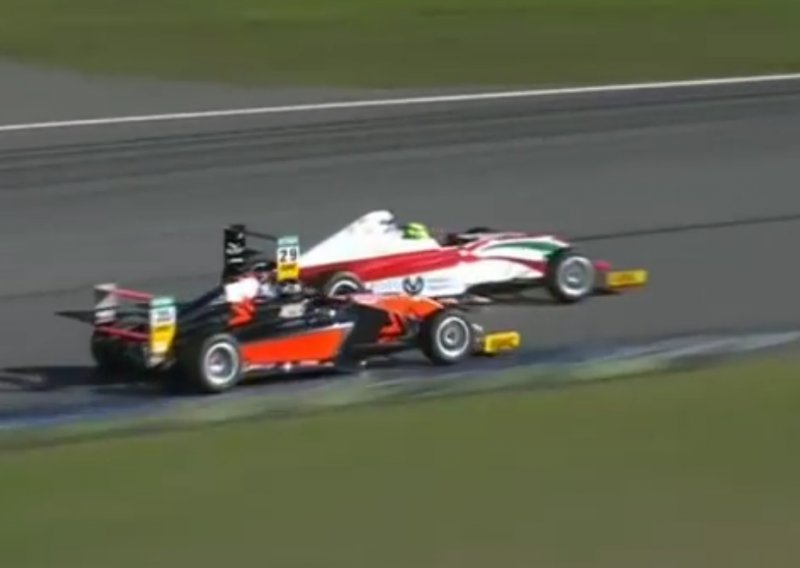 Kakav pobjednički manevar Micka Schumachera u zadnjem krugu!