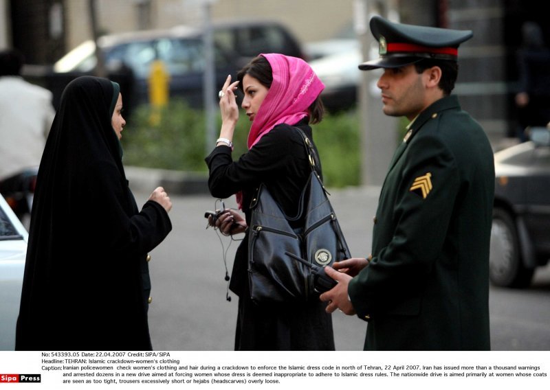 Moralna policija izgubila nadzor nad iranskim dress codeom