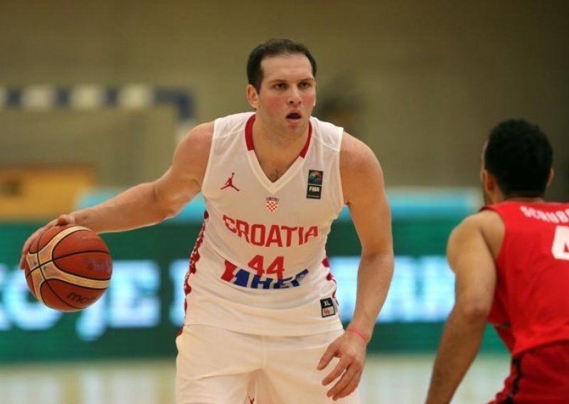 Uvjerljiva pobjeda hrvatskih košarkaša u Pazinu