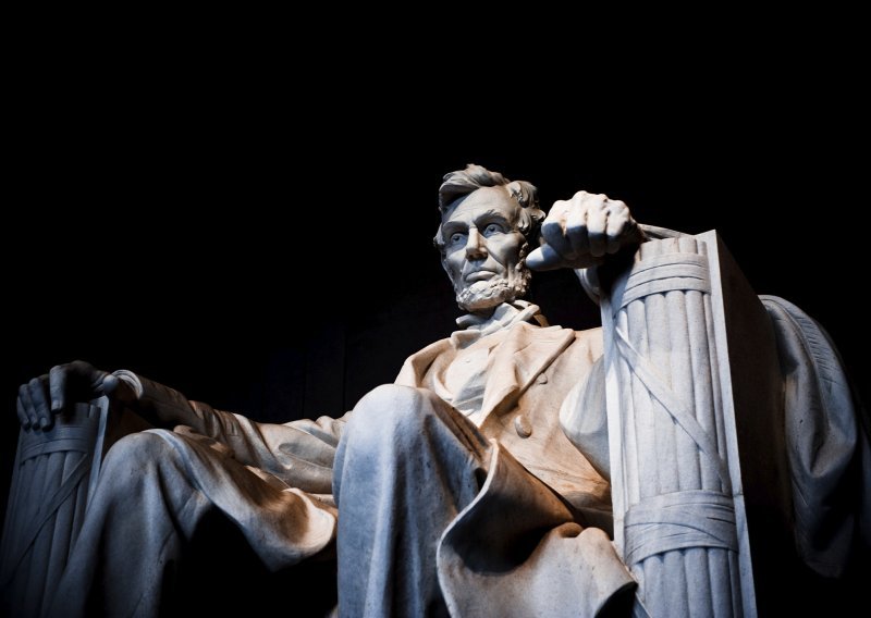 Prodaje se tekst o ukidanju ropstva koji je potpisao Lincoln