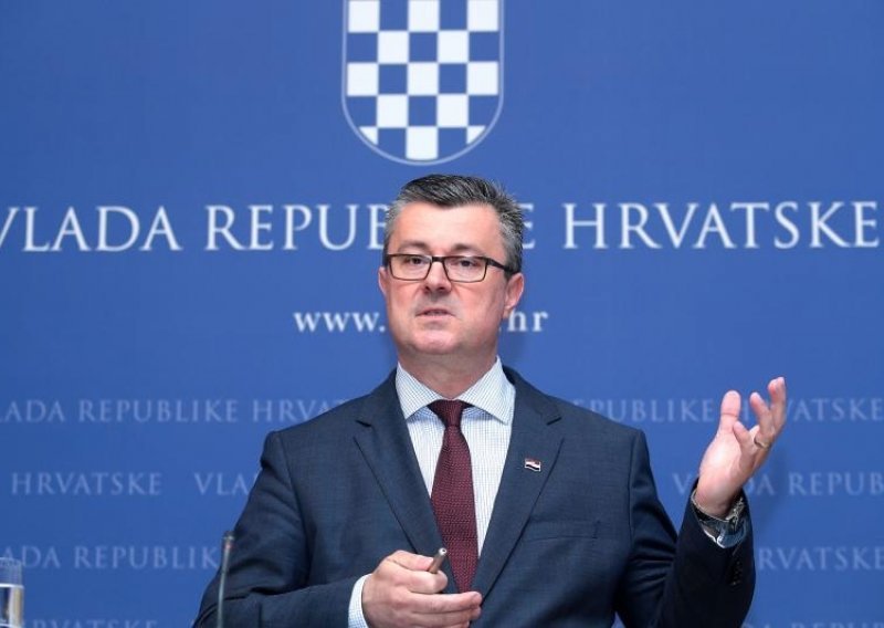 Vlada prodaje udjele u državnim tvrtkama, Orešković odbio reći u kojima