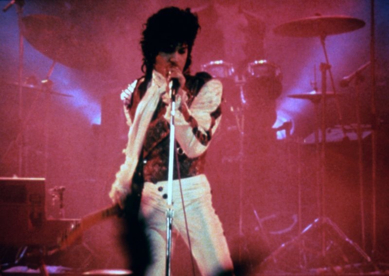 Glazbeni genije Prince preminuo u 58. godini života