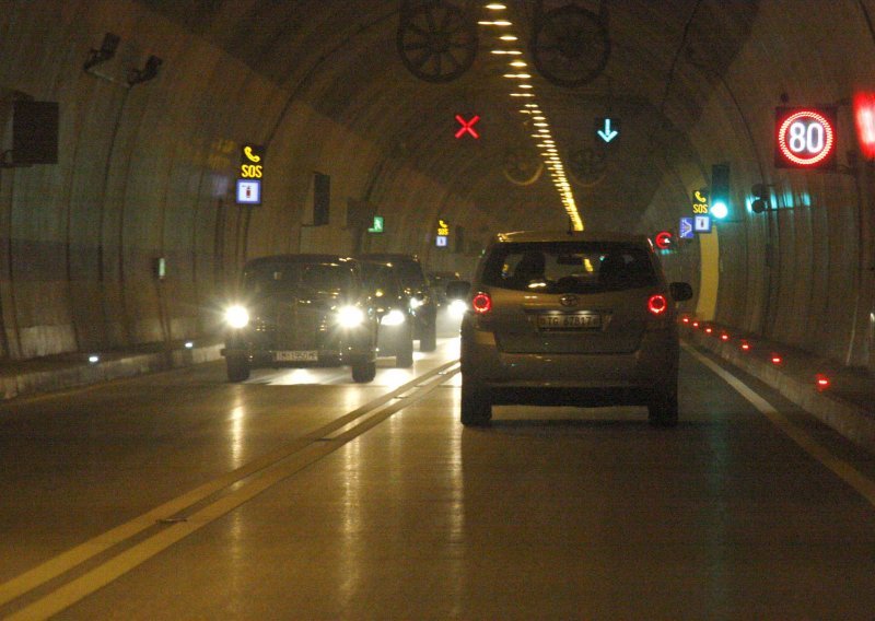 Zaredale su nesreće - jeste li sigurni da znate kako morate voziti kroz tunel?