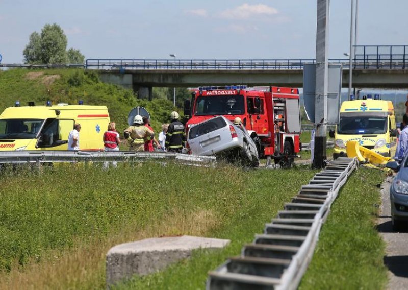 U slijetanju s autoceste kod Zaprešića poginuo vozač