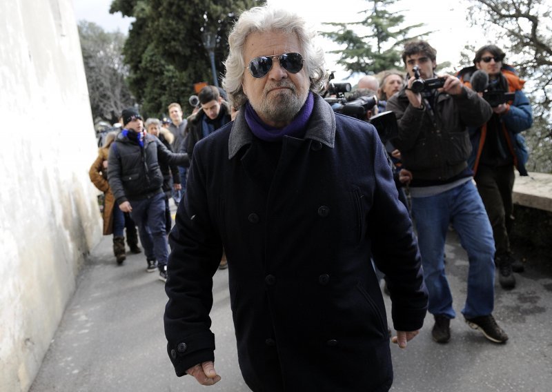 Grillo izvrijeđao Bersanija