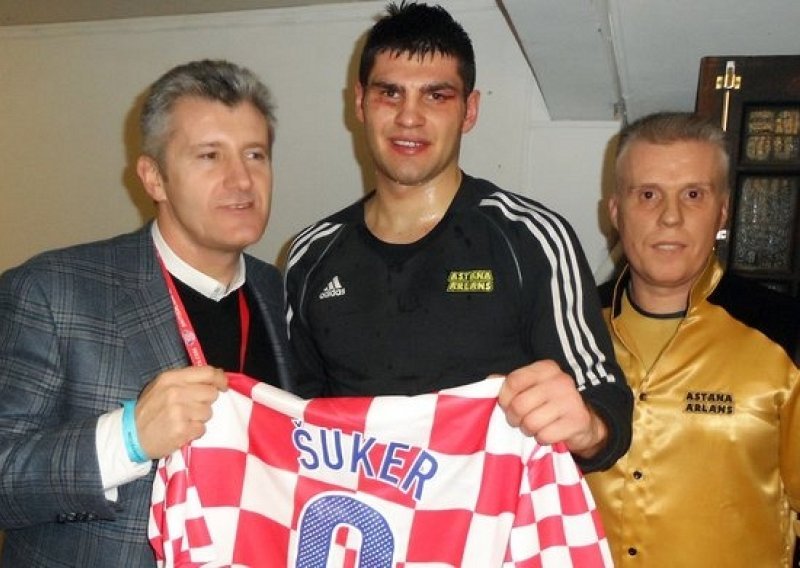 Šuker gledao hrvatske boksače i dijelio dresove