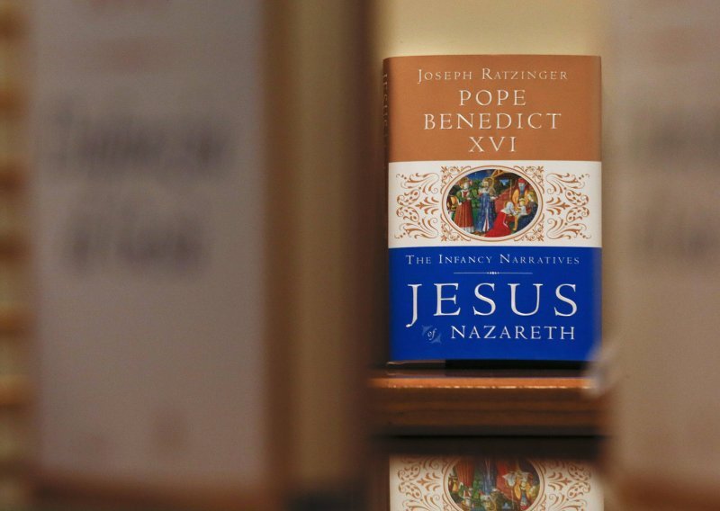 Papa napisao Isusovu biografiju