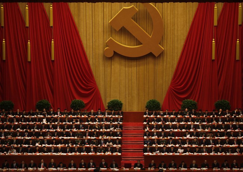 Kina postaje demokracija do - 2049.