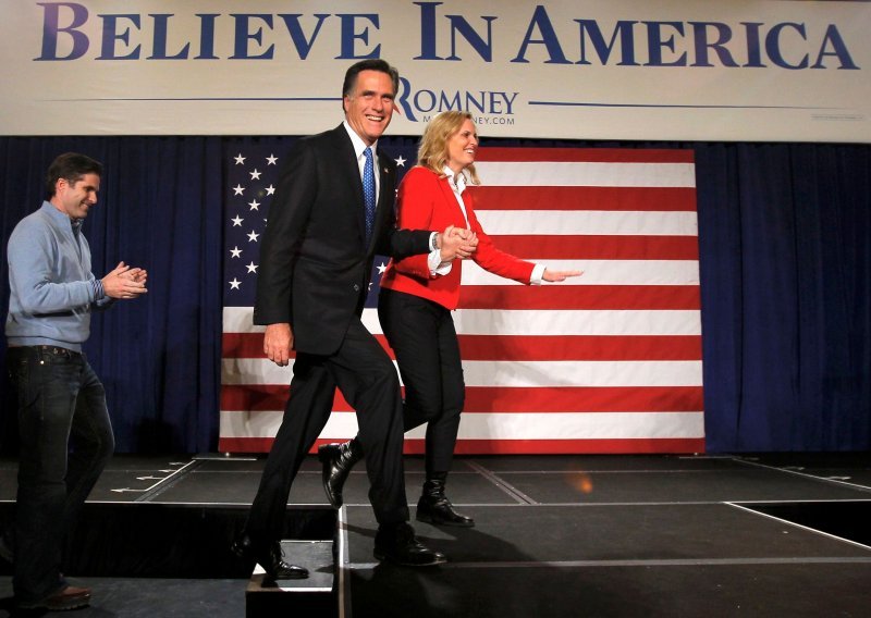 Romney sve dublje u predizbornom glibu