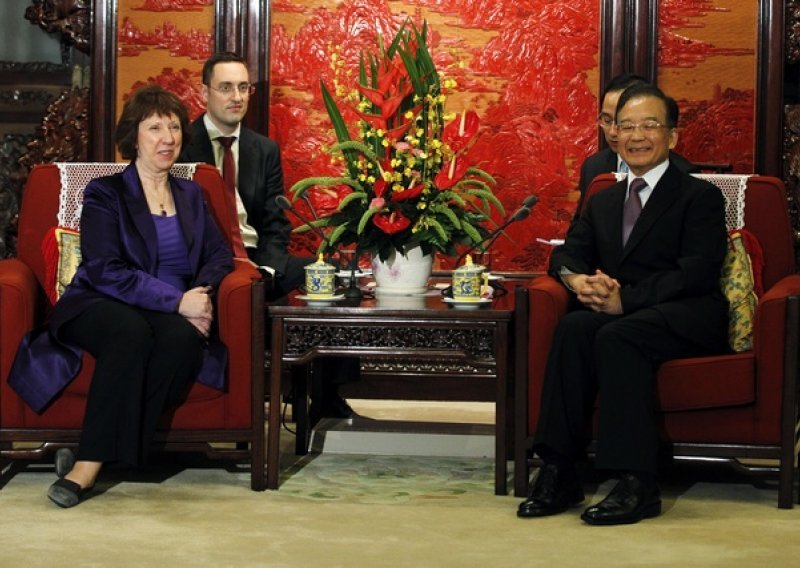 Kinezi u  Bruxellesu htjeli birati novinare i pitanja