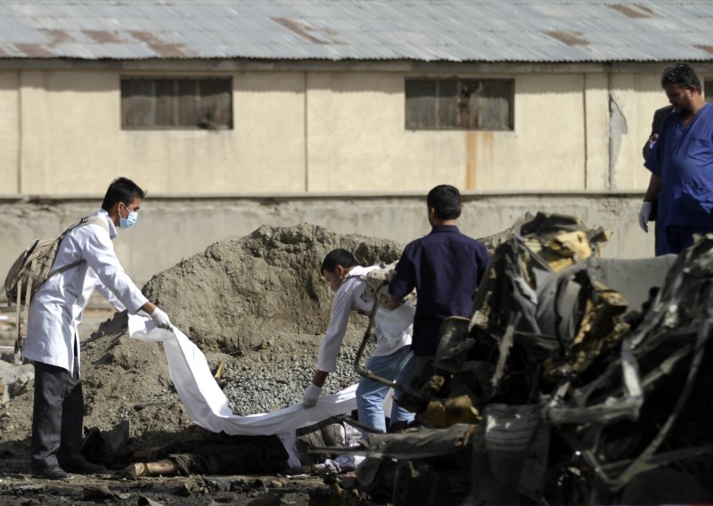 U Kabulu u atentatu IS-a na šijitsku džamiju 56 mrtvih