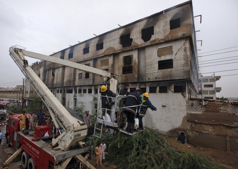 Najmanje 265 ljudi poginulo u požarima u tvornicama