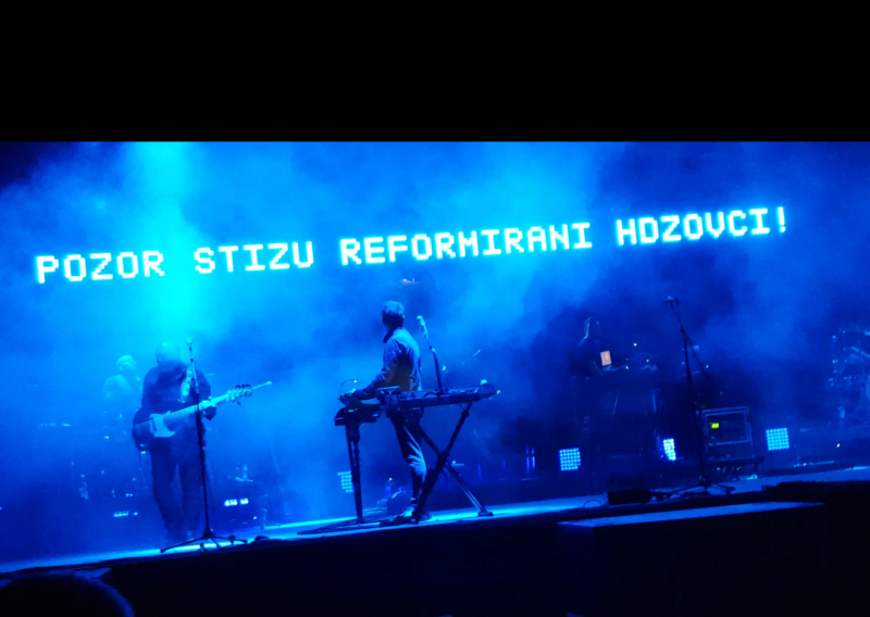 Massive Attack u Puli ismijali 'reformirani HDZ'
