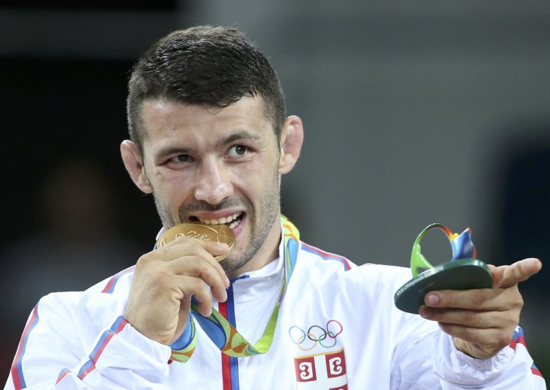 Srbi ogorčeni zbog onoga što je njihov zlatni olimpijac doživio na postolju
