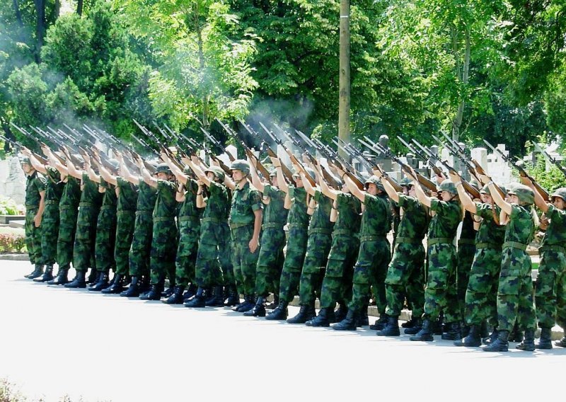 Srbi testiraju nove puške i streljivo