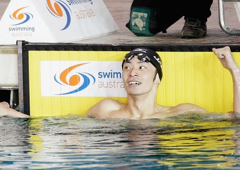 Japanac preuzeo svjetski rekord na 200 m leđno